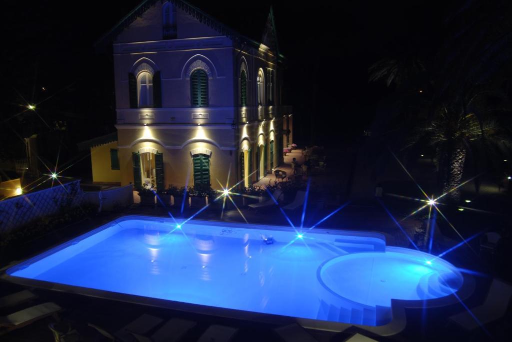 Villa Rosella Resort Roseto Degli Abruzzi Pokój zdjęcie